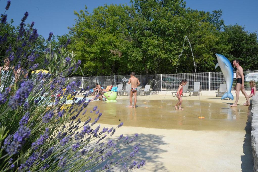 Camping Domaine De Chaussy Лагорс Екстериор снимка